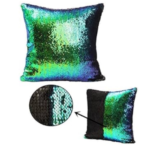 🎁*NWT* 4pk Reversible Sequin 16x16” Pillowcases - Picture 2 of 3